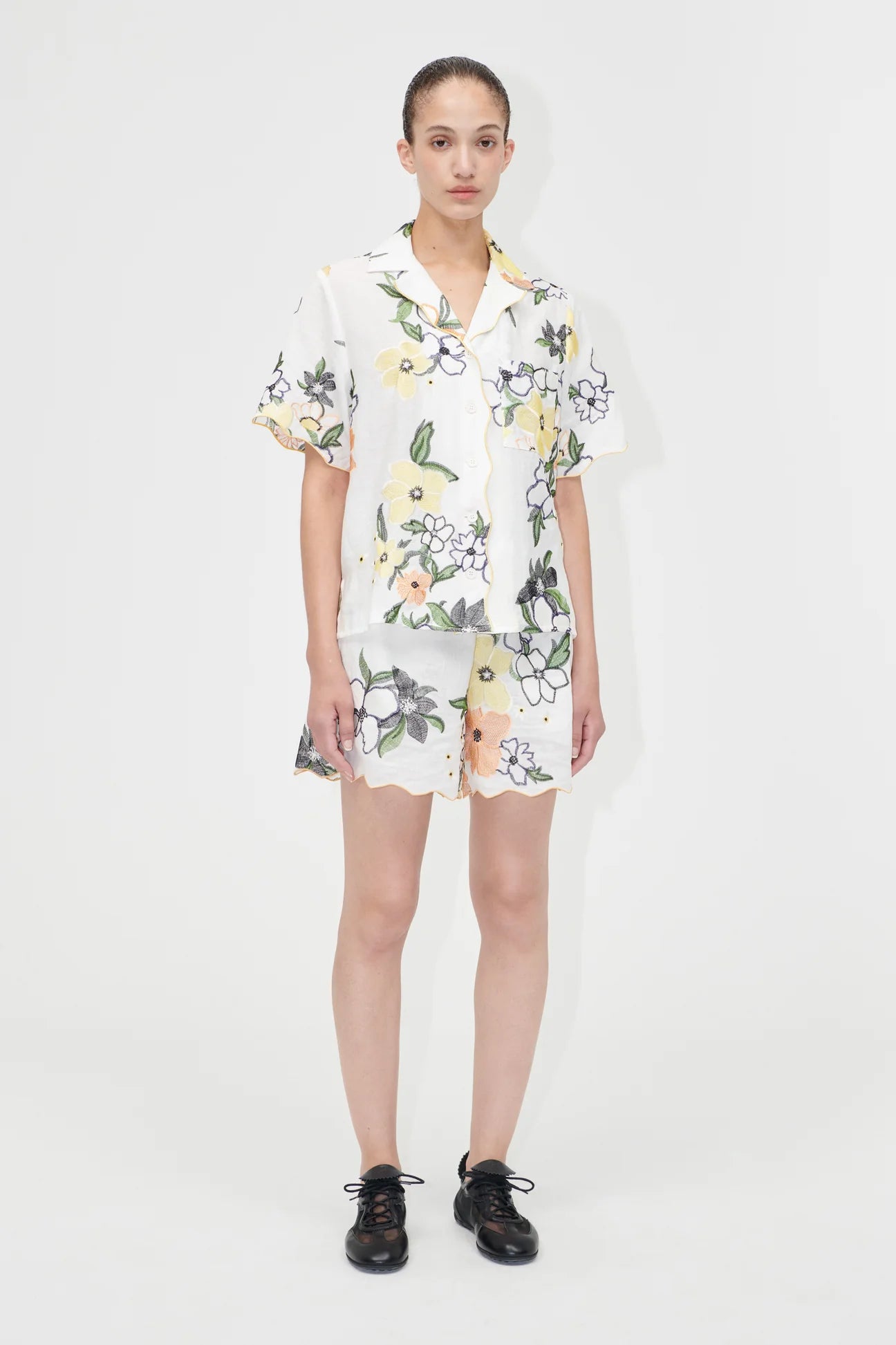 Scalloped Elasticated Waistband Shorts - Wild Flowers Embroidery